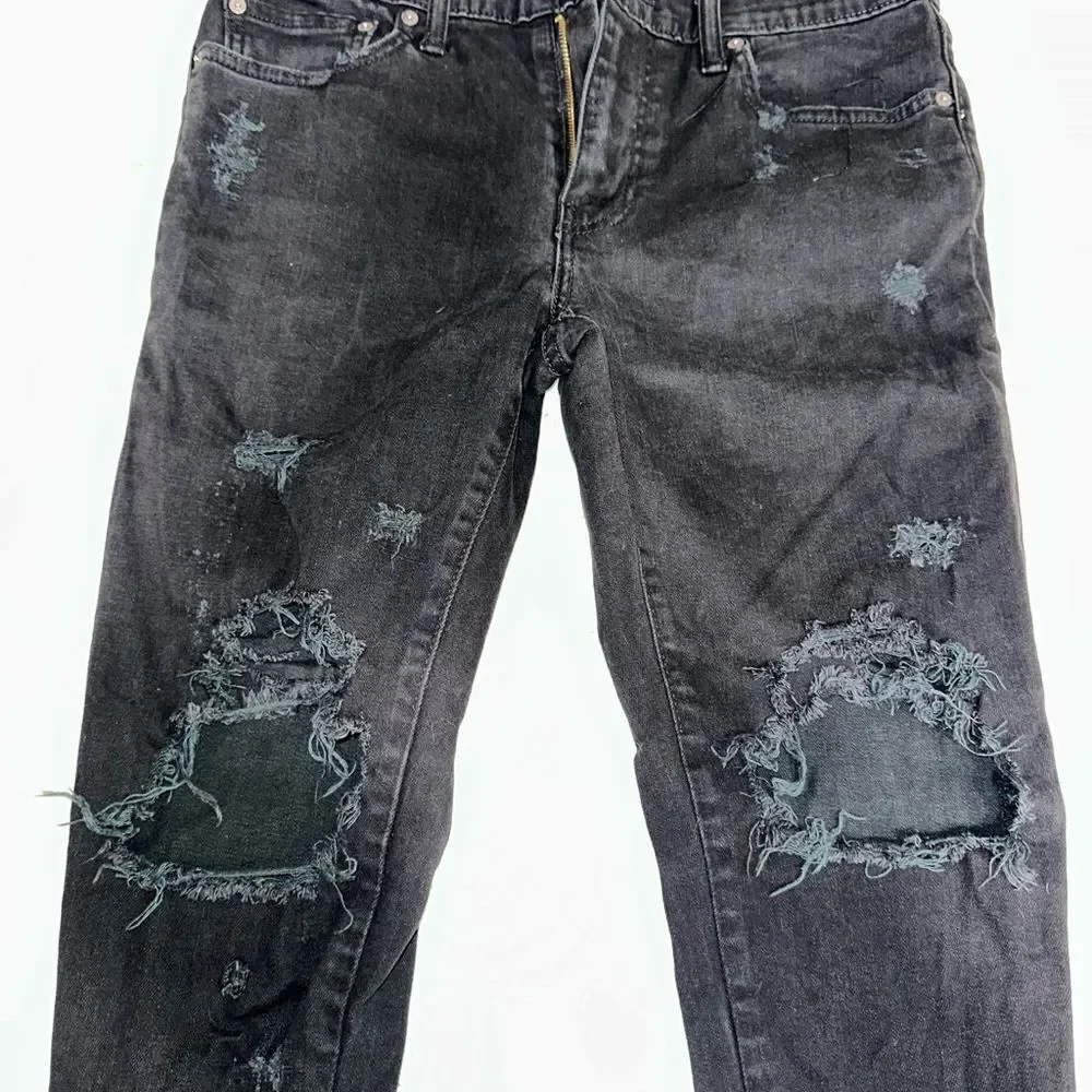 Men’s Distressed Levi’s